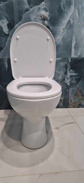 Тоалетна чиния с капак и казанче Vidima