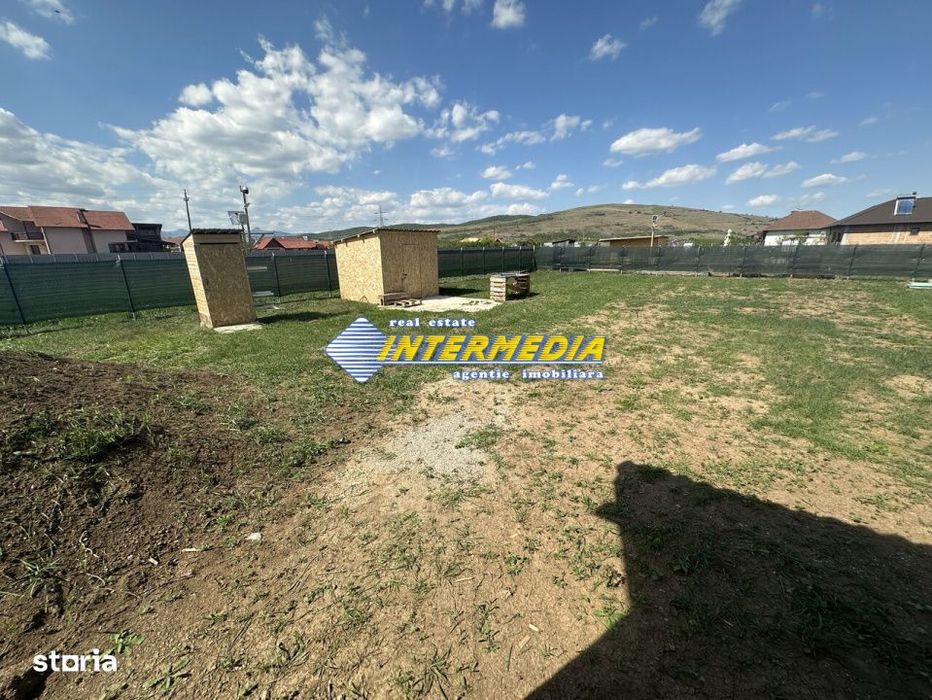 Vanzare TEREN Intravilan 571 mp imprejmuit case langa in Barabant Alba