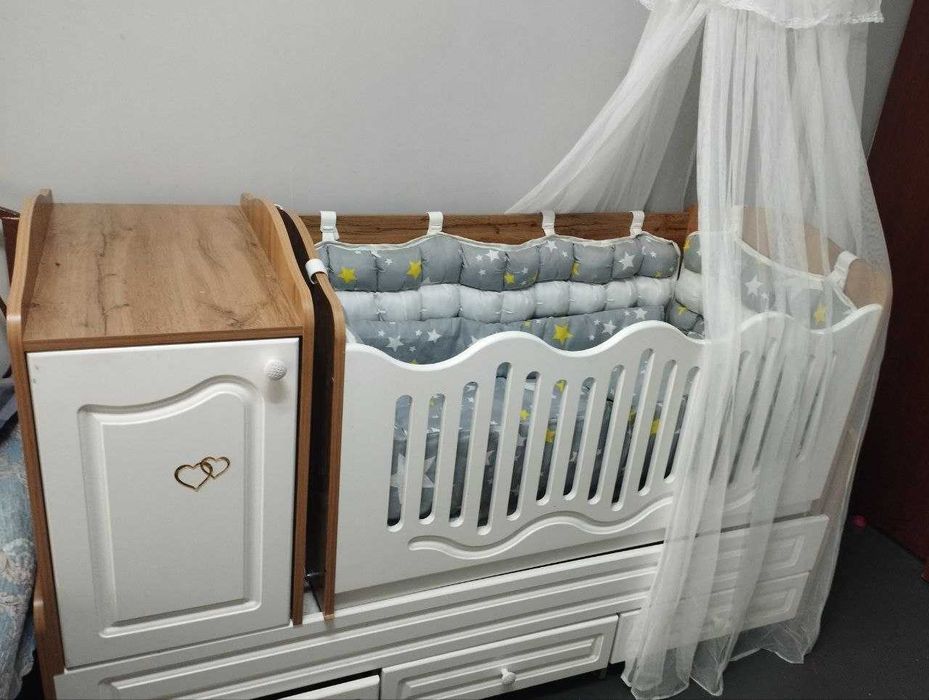 Срочно продаётся Детская кровать! Торг есть.