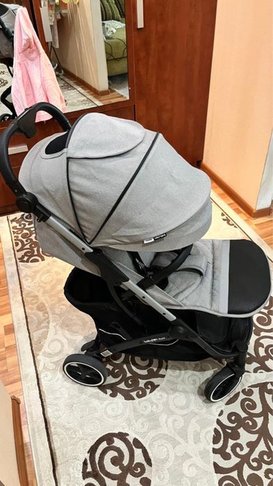 Продам прогулочную коляску.