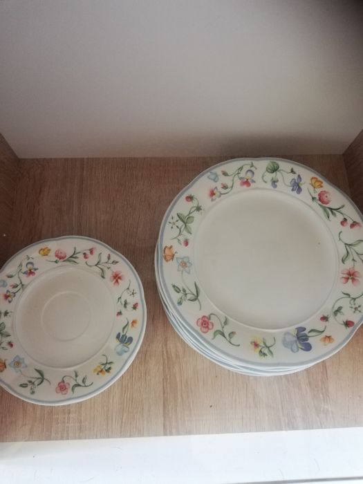 Красив, нежен сервиз с антикварна стойност. Нов.