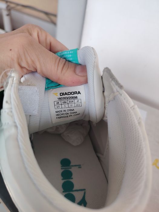 Продам новые туфли и кроссовки