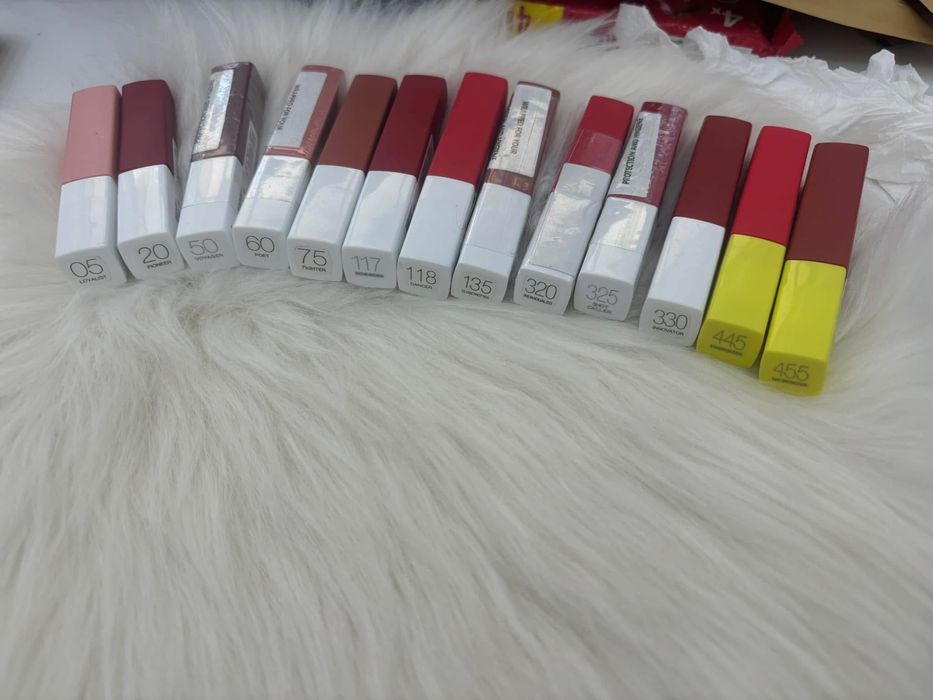 vand rimeluri?rujuri maybelline matte