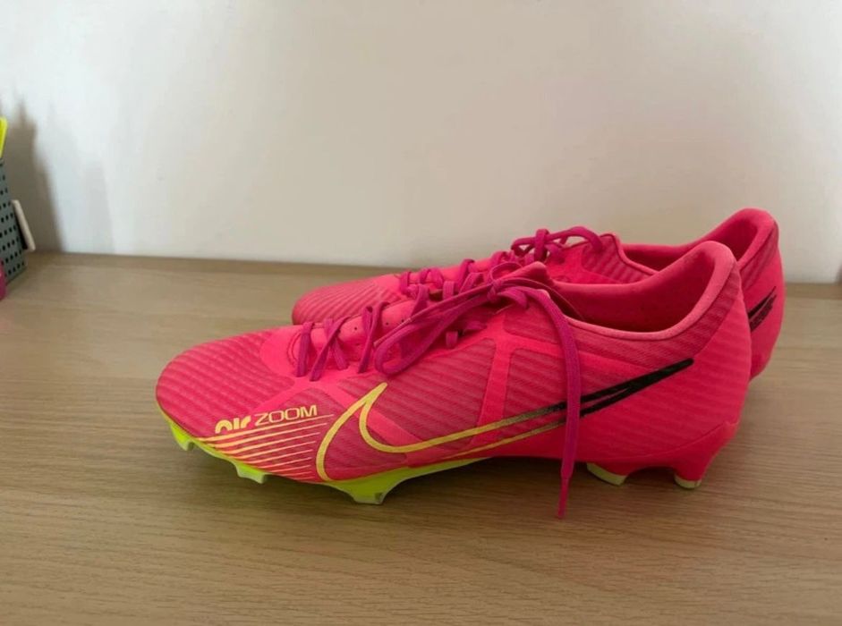 Ghete de fotbal Nike,  mărimea 42,5