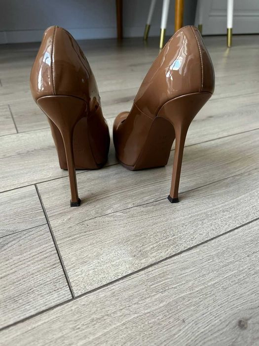 Yves Saint Laurent, Tribtoo