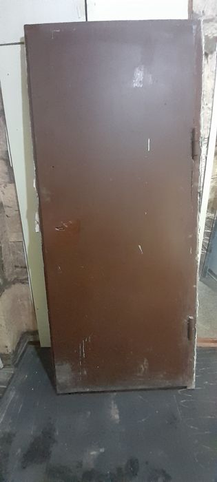 Эшик сотилади. Продаётся двери