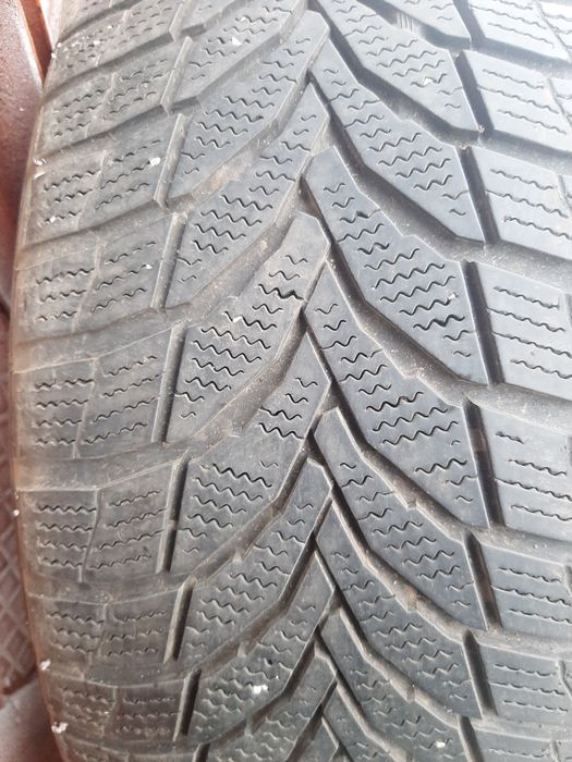 Продам шины 235/60/18 нексен