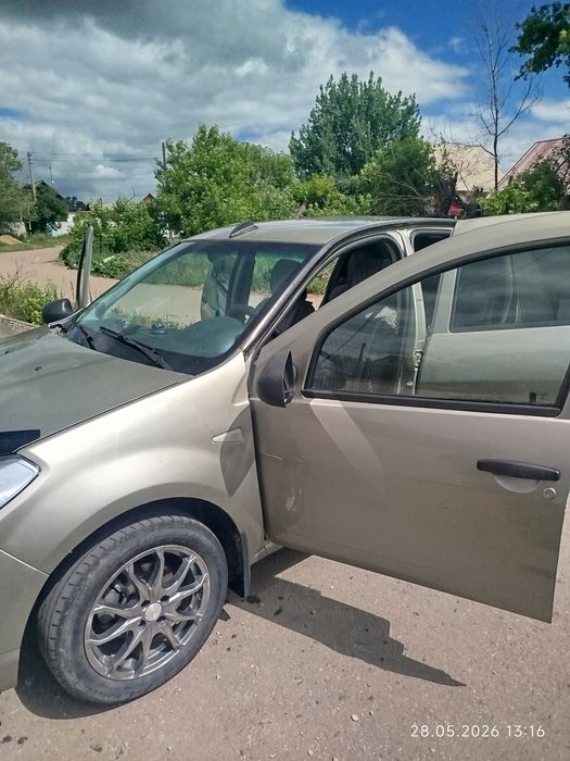 Продам SANDERO  в хорошем состоянии