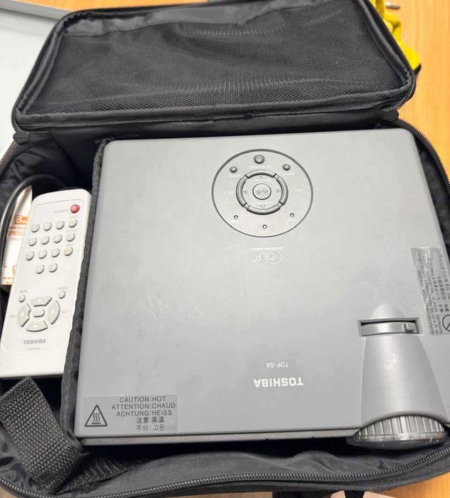 проектор Toshiba