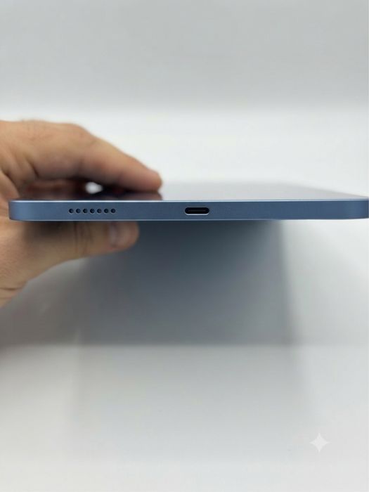 iPad 10th Generation-64 GB + Logitech Combo Keyboard and Pen