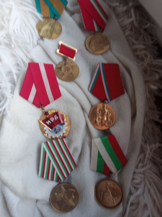 Ордени НРБ като нови