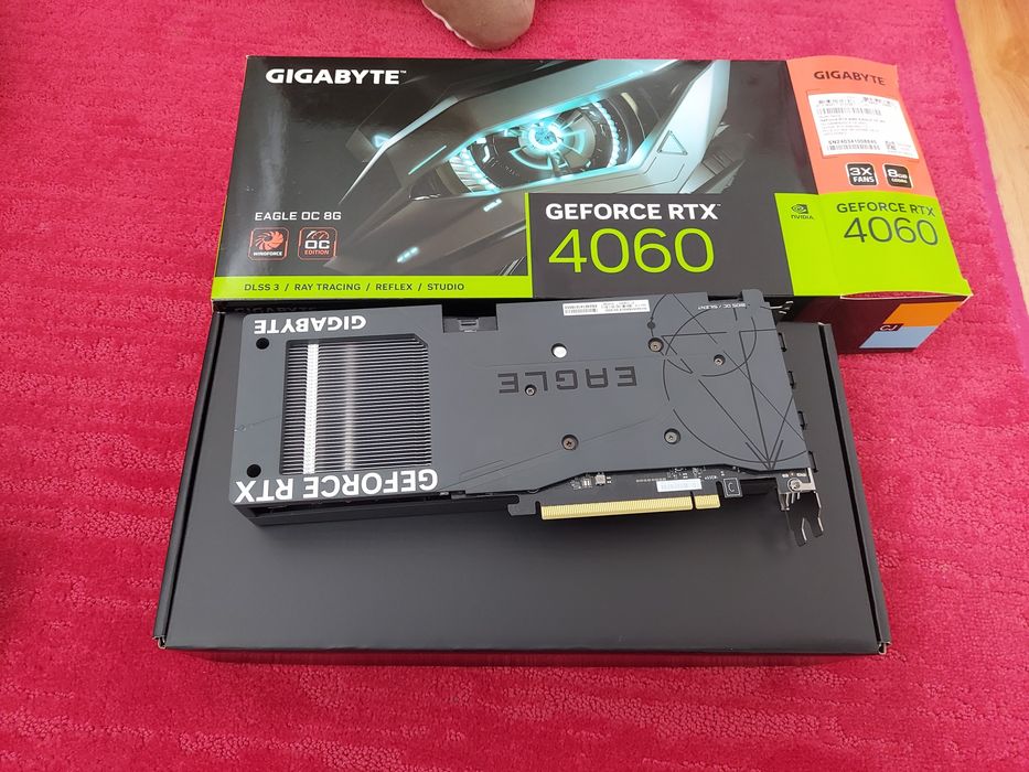 Vând RTX 4060 Gigabyte Eagle OC 8GB DDR6
