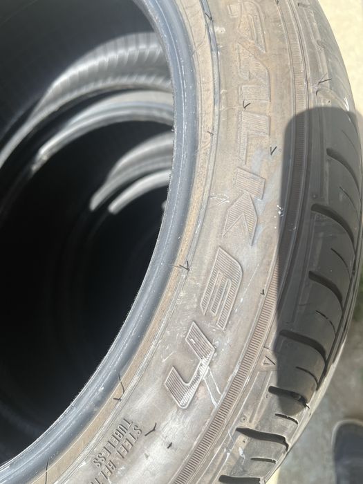 Vand cauciucuri Falken 225/45/17, 2000 de kilometrii rulate
