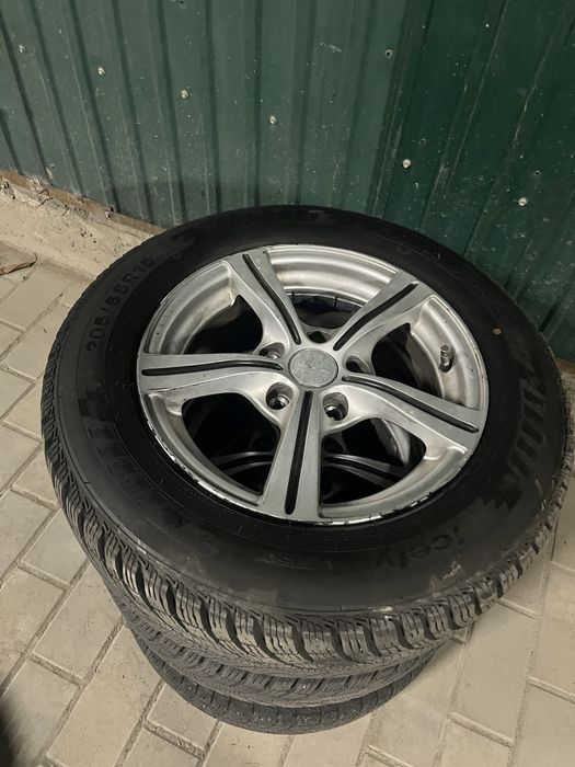 Продам диски с шинами