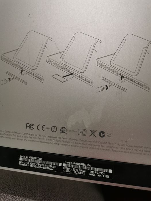 Apple iMac 24-инчов (2008) модел A1225.