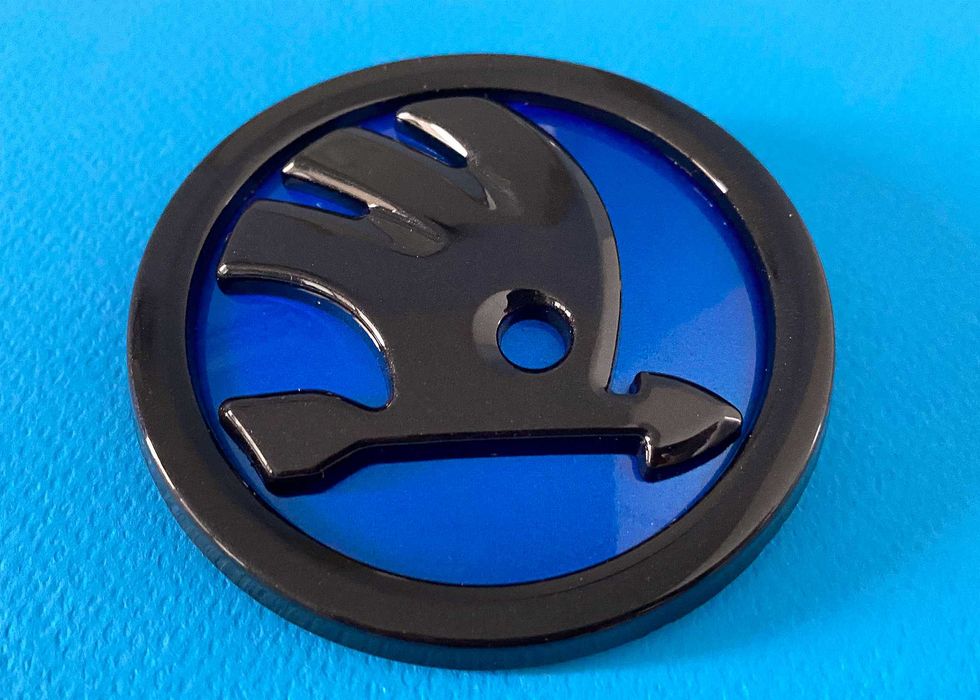 Skoda емблема Шкода fabia superb octavia 1.9tdi quadic капак стикер