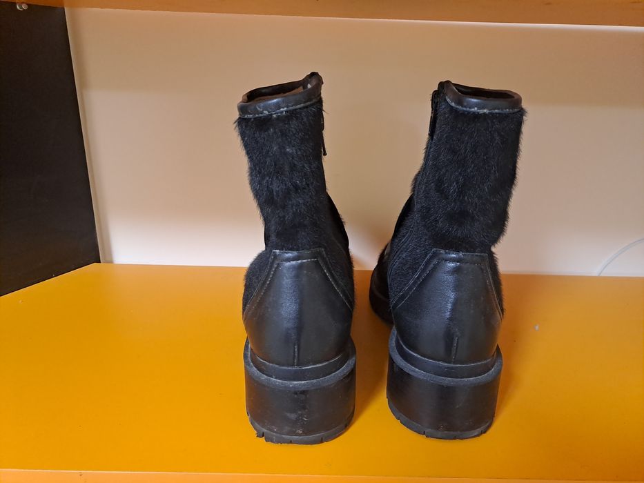 Боти ,косъм от пони