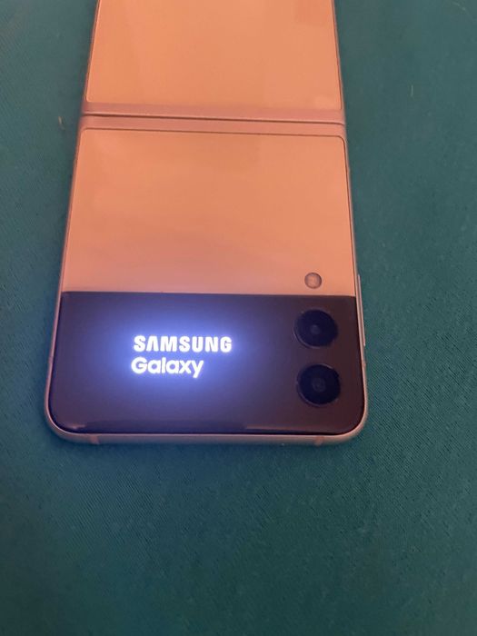 Samsung Galaxy Z Flip3 5G