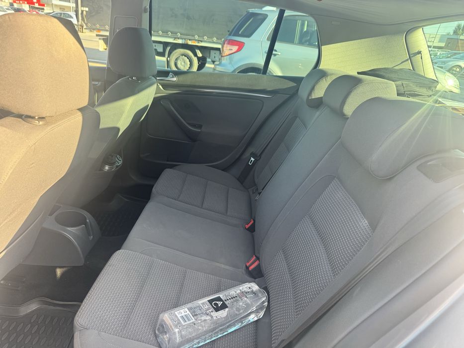 Volkswagen Golf 5 GT  140 cp