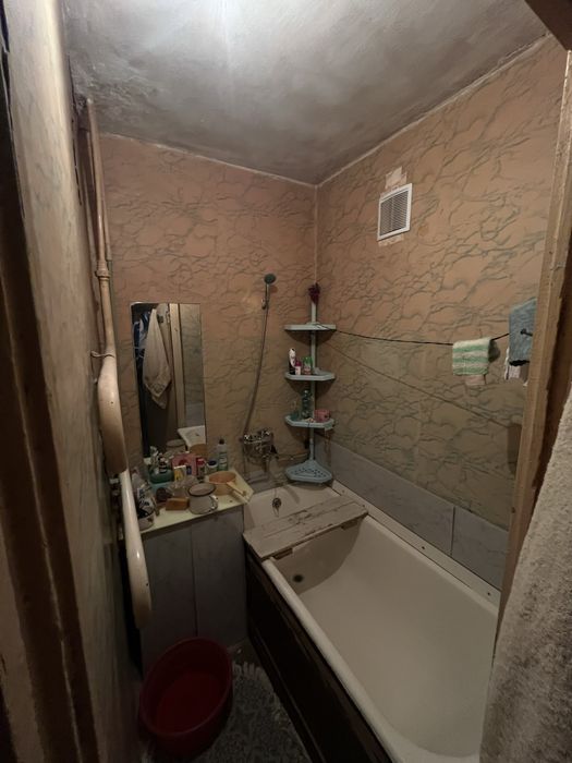 Срочно Продам 3-х комнт. Кв.