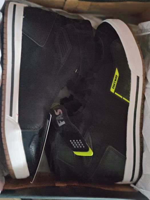 Vând adidași moto casual 38