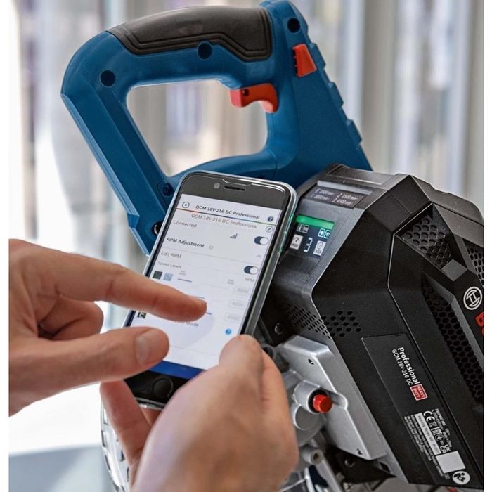 Пила торцовочная Bosch GCM 18V-216 Professional