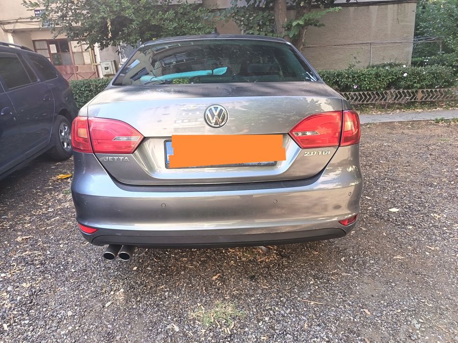 VOLKSWAGEN Jetta