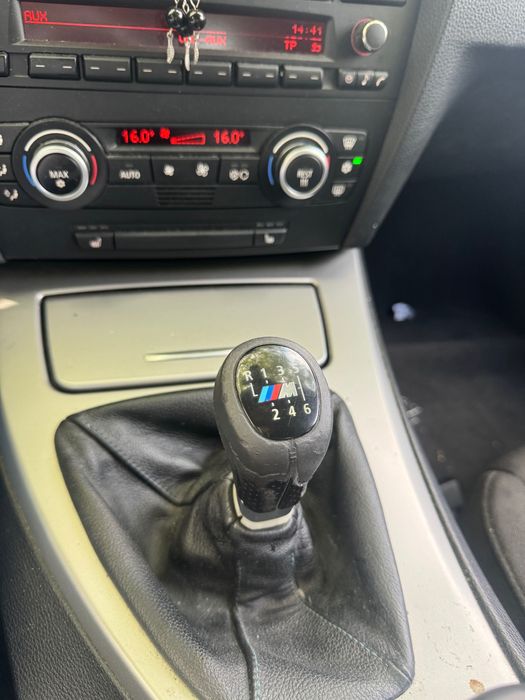 Продавам моето любимо бмв 320 D