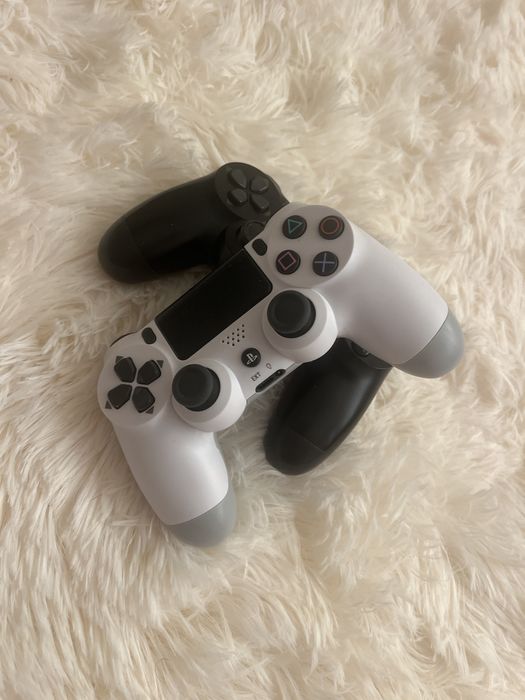 Продам приставку пс 4 на 1 терабайт