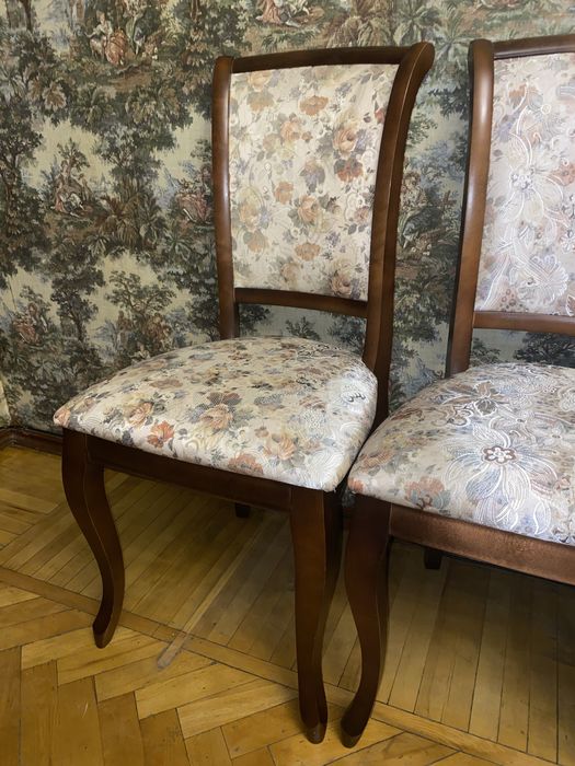 Стулья с мягкой обивкой