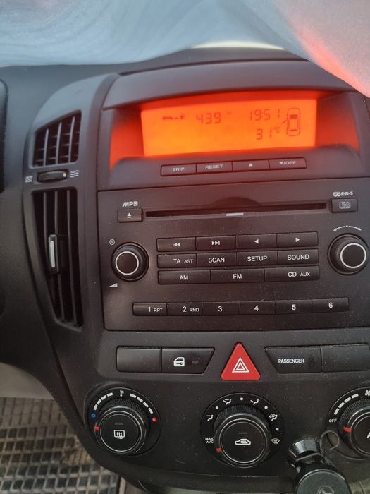 1600€ Kia Cee'd Break 1.4 benzina