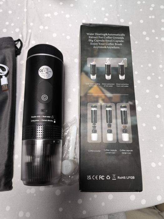 Портативна кафемашина с дигитален дисплей, която се зарежда с USB