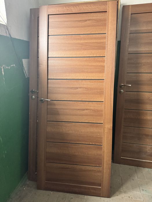 Продам двери межкомнатные б/у