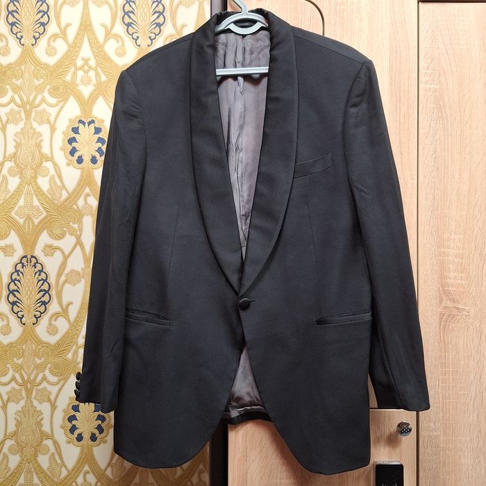 Пиджак-смокинг..