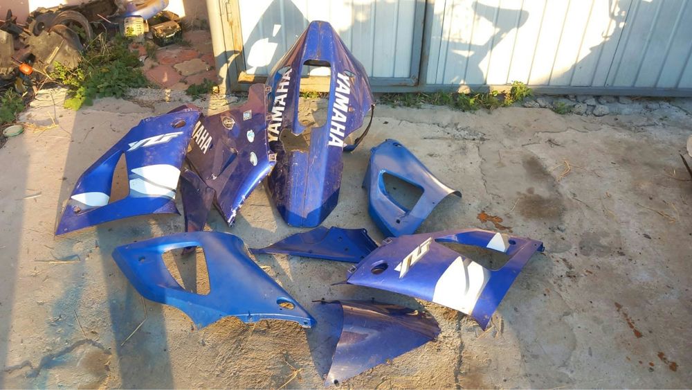 Dezmembrez yamaha r1