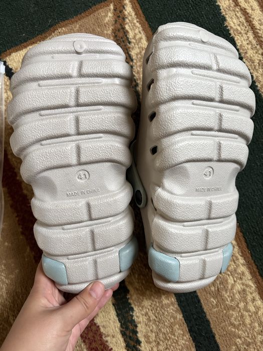 Кроксы продаются новые