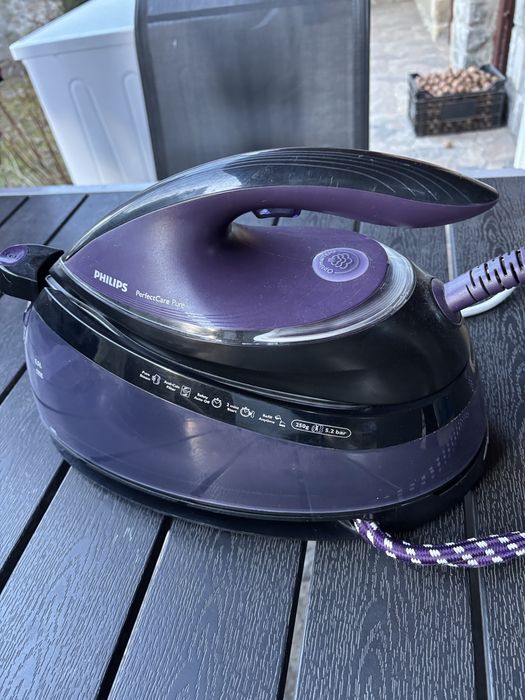 Masa de calcat cu priza+statie de calcat