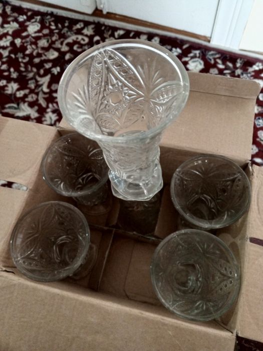 Ваза новая не пользовались не в разу