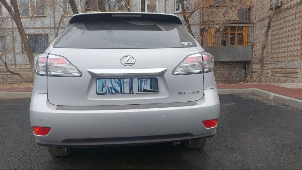 Продам машину Lexus RX 350