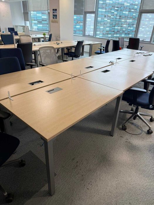 Birou SteelCase solid cu cadru metalic; Birou call center; Birouri SH STOC 100 BUCATI