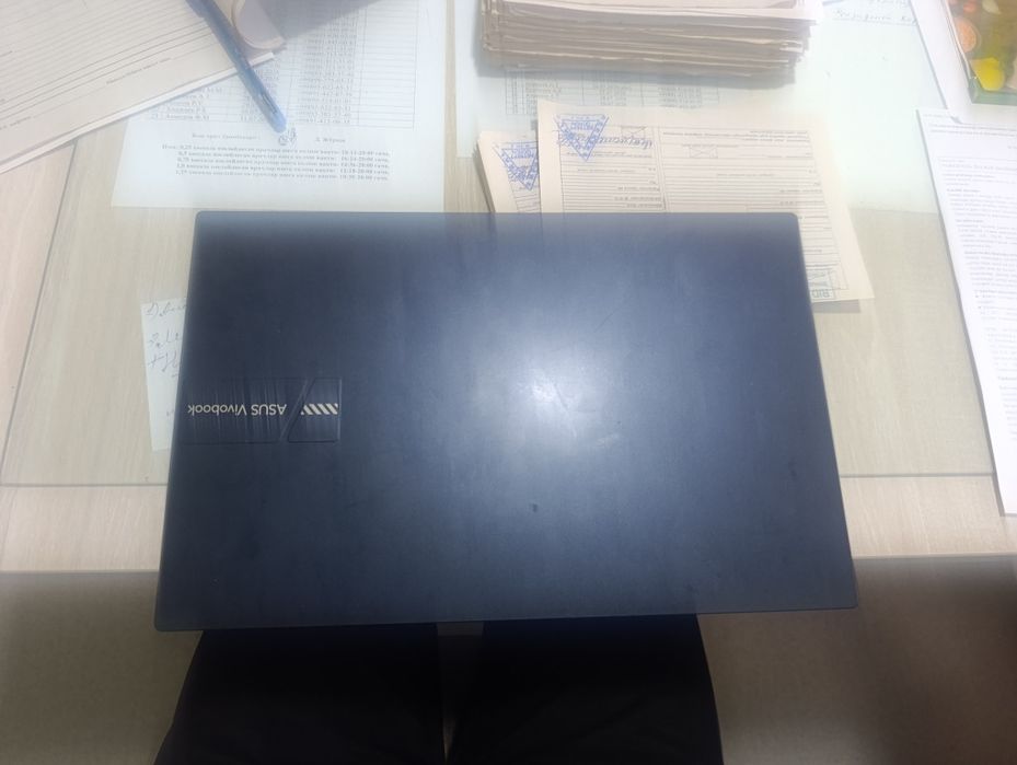Asus notebook tezda sotiladi