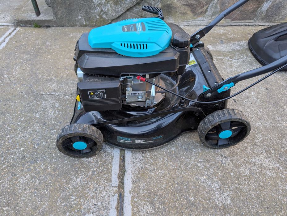 Mașină de tuns iarba Detolz