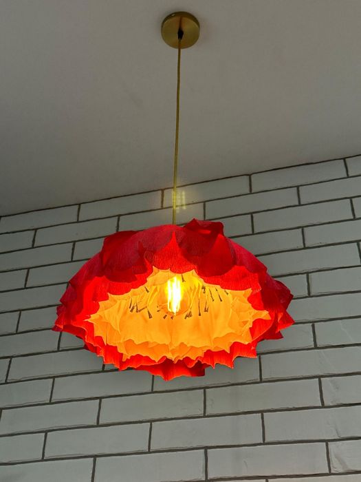 Lustră handmade florală – decor deosebit