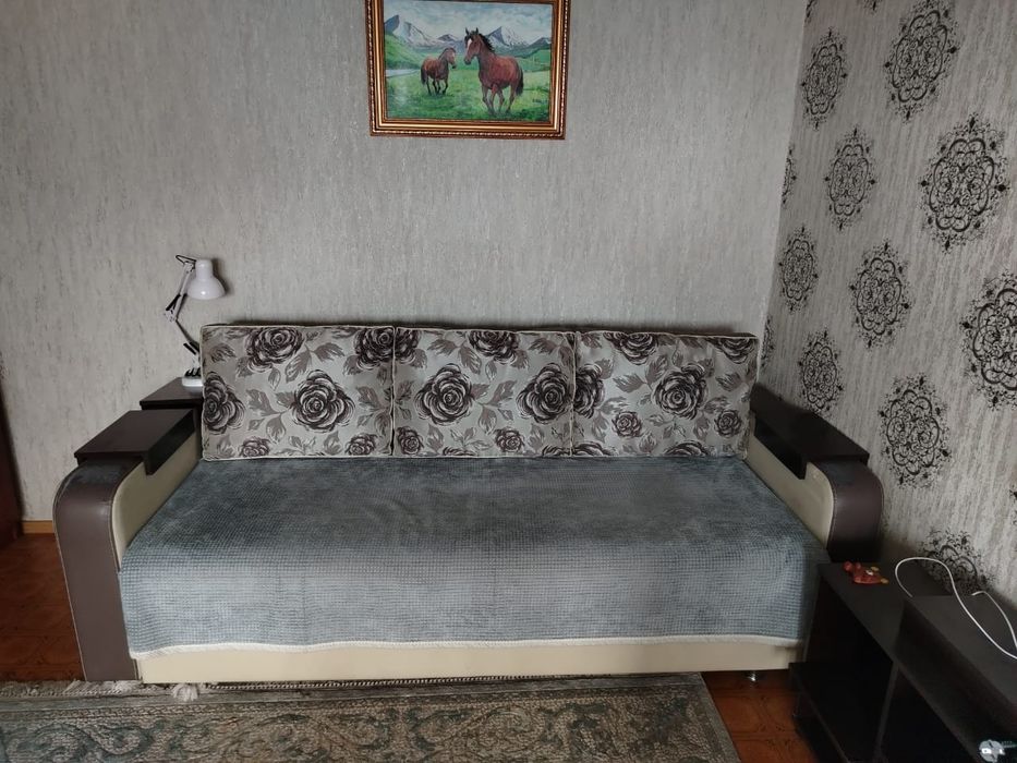 Продам диван с креслом