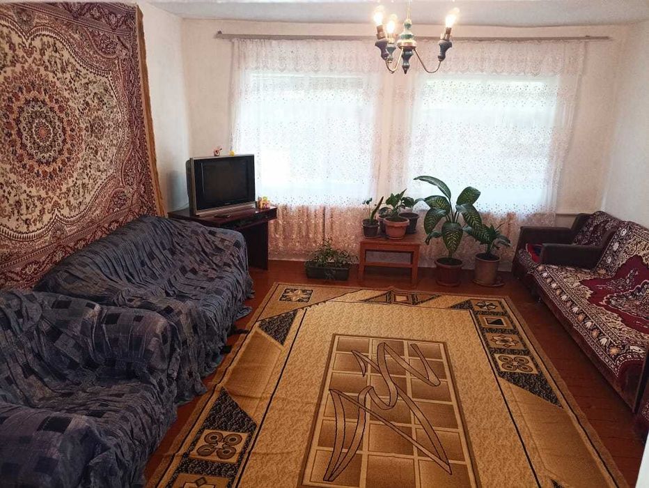 Продам Два дома, усадьбу 28,8 соток, делимый, сауна, навес, хозпостр.