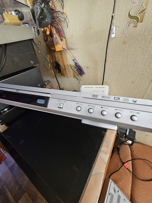 Ново DVD-DAEWOO и записвачка на CD с функции