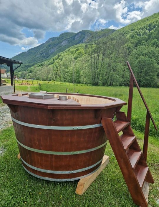 Ciubăr  din lemn de molid pentru baie, calitate inalata si finisaj