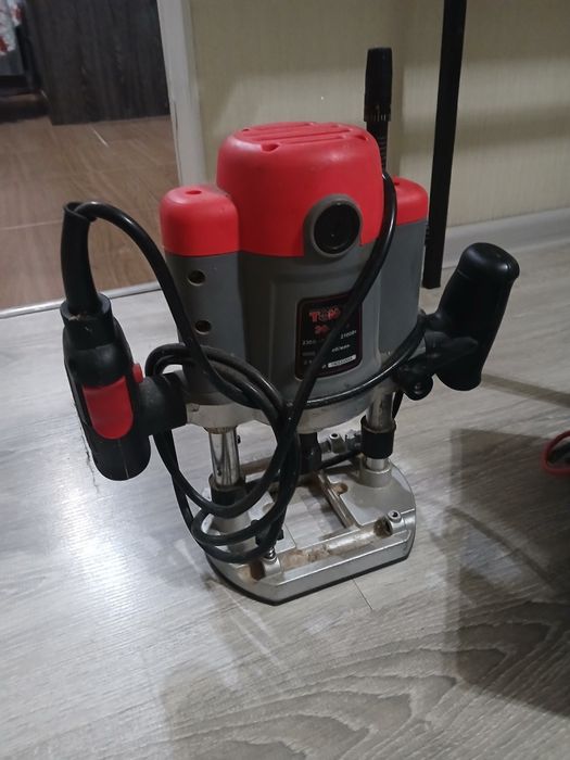 Фрезер по дерево продам