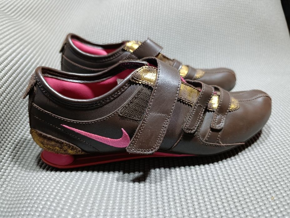 Кроссовки 38-39  Оригинальная обувь Nike