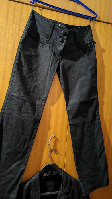 Дамски костюм тъмно син